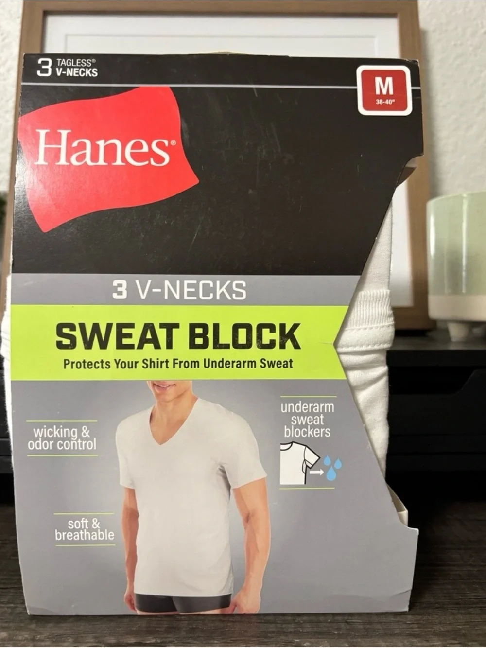 Hanes White V-Neck 3-Pack
Shirts - Picture 1 of 3